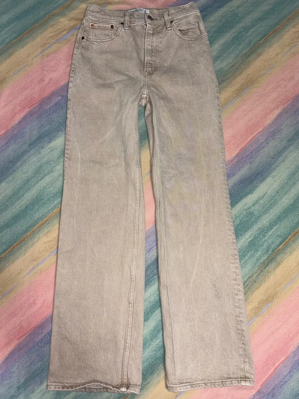 Abercrombie and fitch the 90’s relaxed jean high rise size 0 / 25